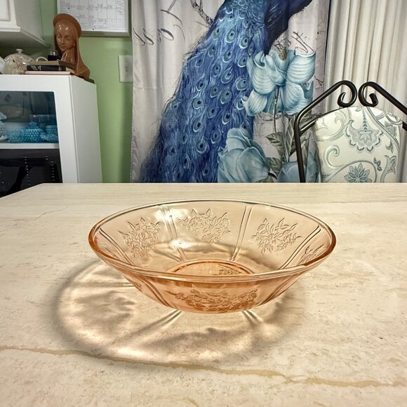 Federal Sharon/Cabbage Rose Pink Depression Glass Embossed Serving Bowl 8.5" - Picture 6 of 13